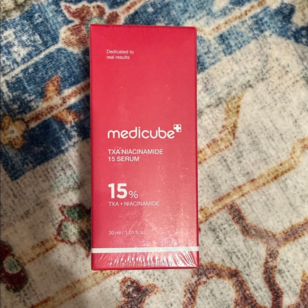 Medicube TXA + Niacinamide 15% Serum — Pink